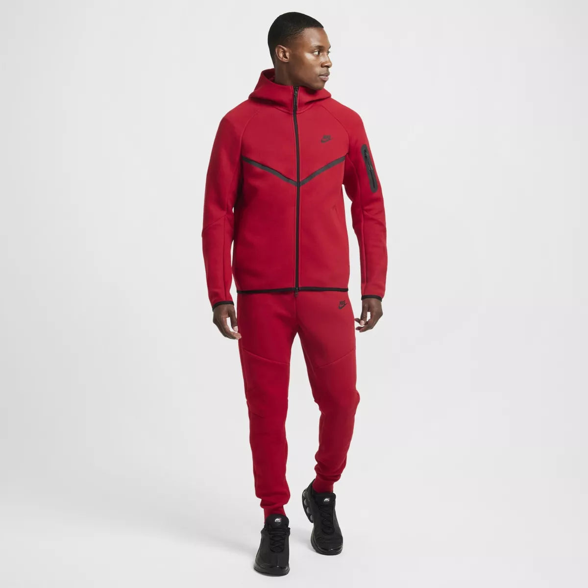 Red Nike Techfleece vendor